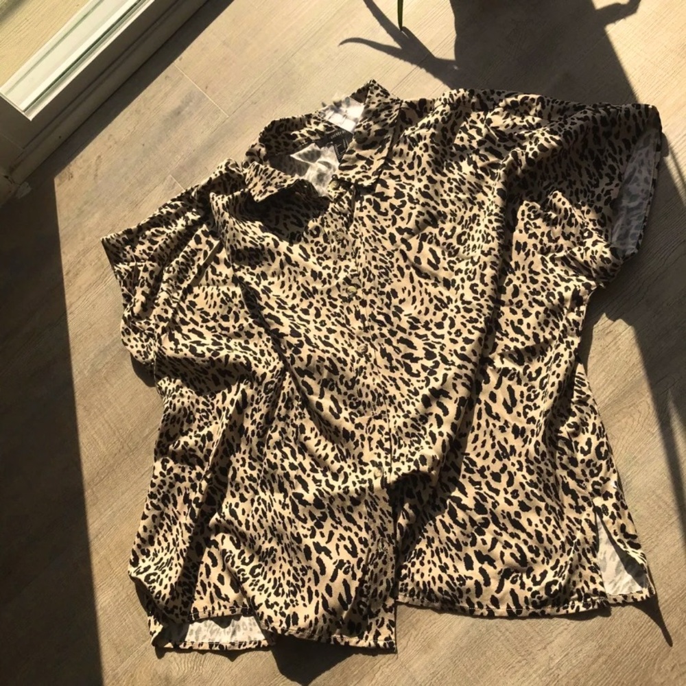 H&M button down tee